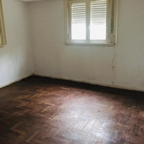 Casa Venta A Refaccionar 4 Dormitorios 3 Baños Y Terreno De 4,922 Mts 2-262 Mts 2 Cubiertos - Villa Elvira