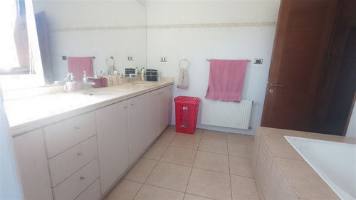 Vendo Parcela Con 5 Dorm. En Agarrobal Ii/chicureo