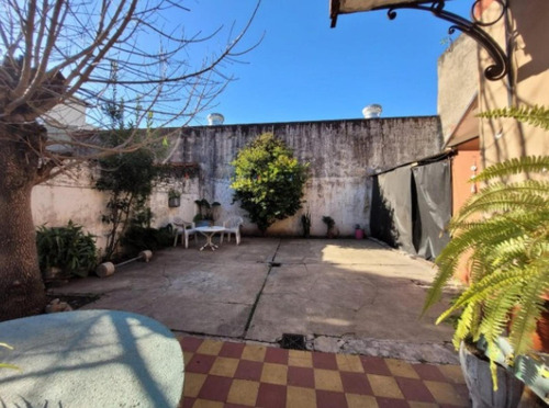 Ph En Venta - 4 Dormitorios 2 Baños - Villa Lynch
