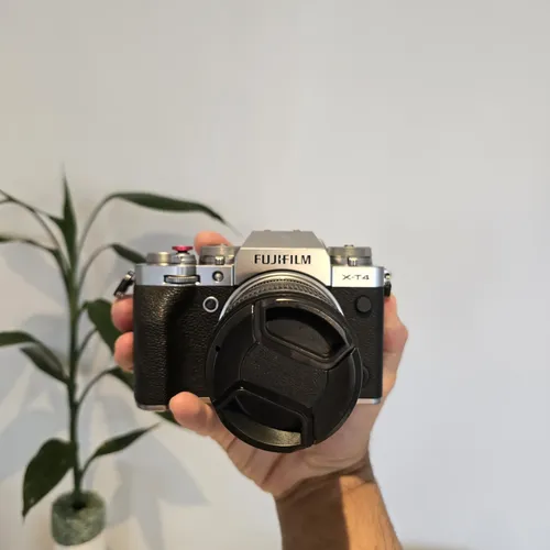 Fujifilm X-t4 + Lente Sigma 18-50 F2.8 + 4 Baterias Na Caixa