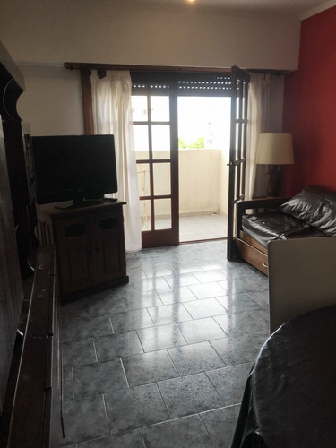 Imagen 5 de 14 de Temporada| 2 Ambientes Con Amplio Living Con Balcón