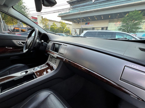 Jaguar XF Premium