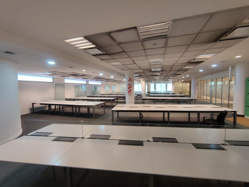 Imagen 1 de 24 de Oficina - Parque Patricios