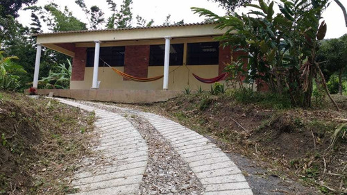 Finca Con 4 Habitaciones 2 Baños Capacidad 20 Personas