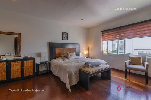 Residencia De Lujo En Los Olivos En Venta