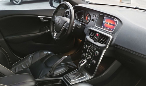 Volvo V40 2.0 T5 R-design Gasolina 4p Automático
