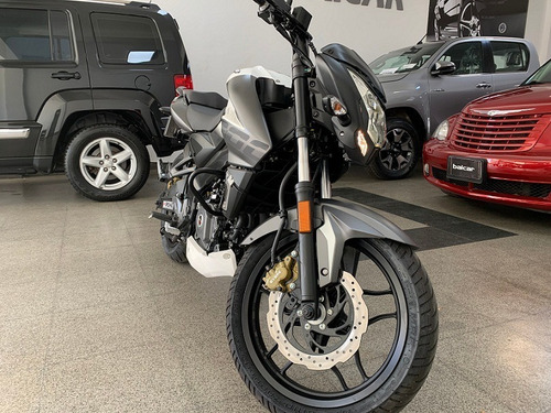 Bajaj Rouser Ns 200