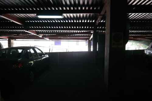 Imagen 2 de 3 de Estacionamiento A Pasos De Av. Providencia- Metro M. Montt