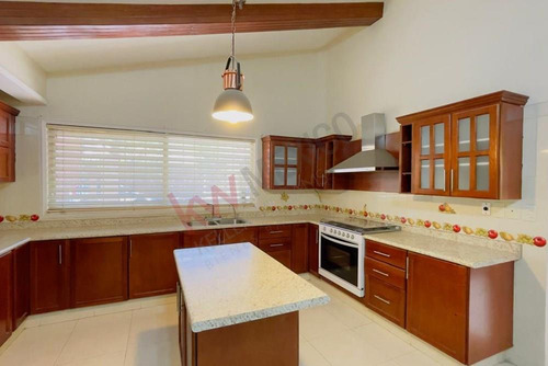 Experimenta El Lujo Y La Comodidad En Esta Impresionante Residencia Con Una Superficie De 600 M2 ...