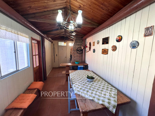 Cómoda Y Amplia Casa En Venta, Lomas De Mirasur.