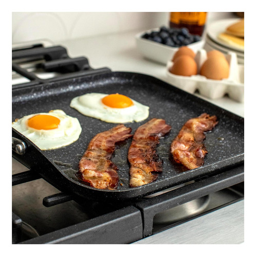 Sartén Nordic Ware 21171AMZM color negro