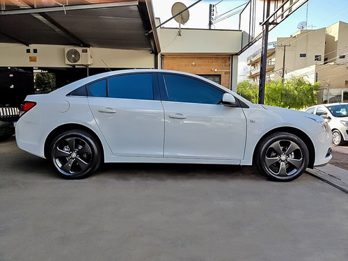 Imagem 13 de 15 de Chevrolet Cruze 1.8 Lt 16v Sedan