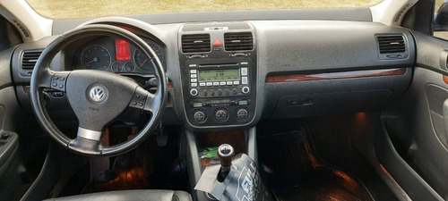 Imagen 6 de 8 de Volkswagen Ventó Luxury 2.5 173000km 2008 Craulaguirre