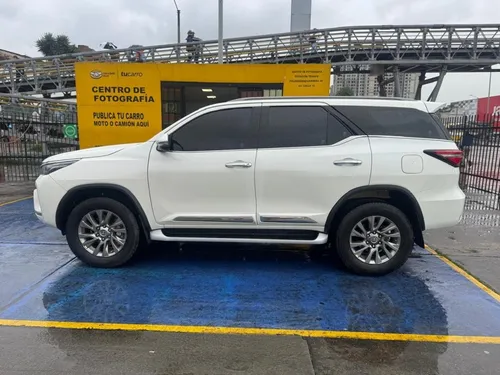 Toyota Fortuner Srv 2.8cc 4x4 Diesel At Aa