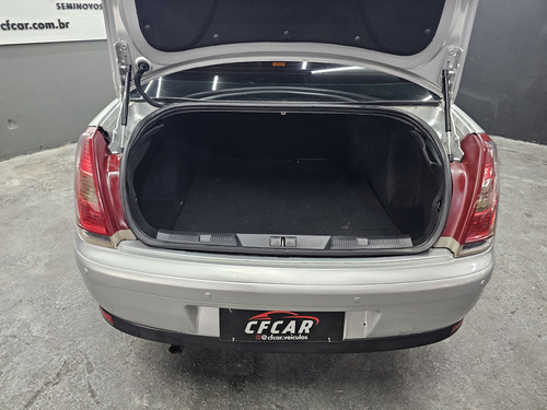 Citroën C4 Pallas Citroën C4 Pallas GLX 2.0 16V (flex) (aut)