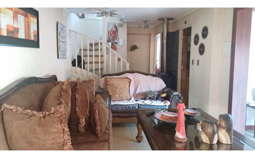 En Venta Casa 2 Pisos 3d / 2 Baños Galilea Los Ángeles $105