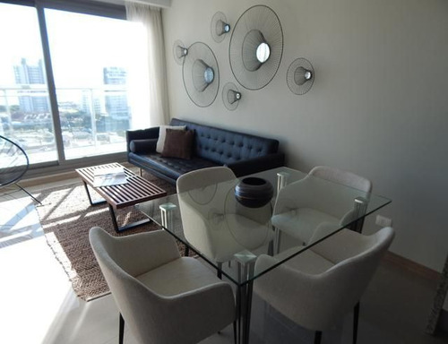 Venta De Apartamento 1 Dormitorio Y Medio En Playa Mansa