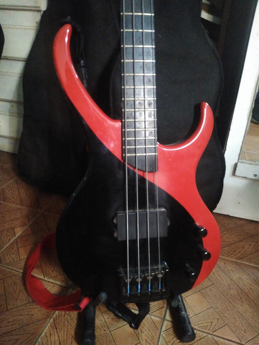 Bajo Kramer Disciple Micrófonos Emg