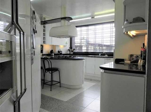 En Venta Hermosa Quinta En El Marqués Norte. Costruccion De Primera!!! Anexo Para Huéspedes. Terraza Con Vista Al Ávila. (alianza)
