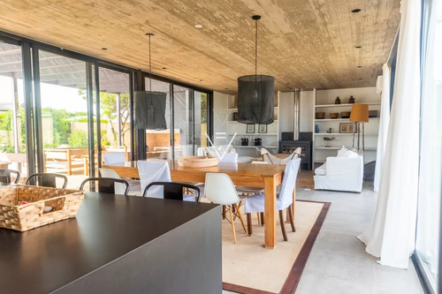 Venta Casa A Estrenar 3 Dorm En Suite Club De Mar Jose Ignacio (cm125)