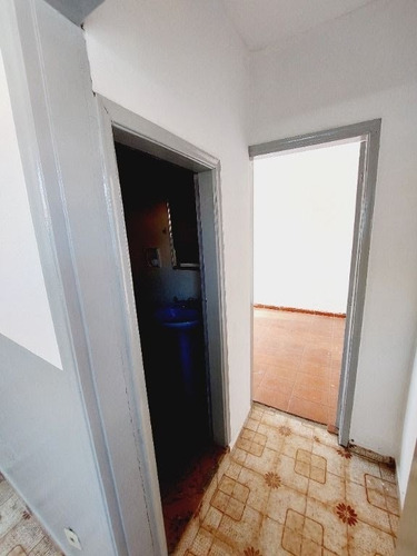 Imagem 12 de 16 de Casa Com 3 Cômodos, 1 Dormitório Para Alugar Por R$ 700/mês - Jardim Camargo Novo - São Paulo/sp - Ca0087