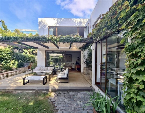 Casa En Venta De 4 Dorm. En Vitacura