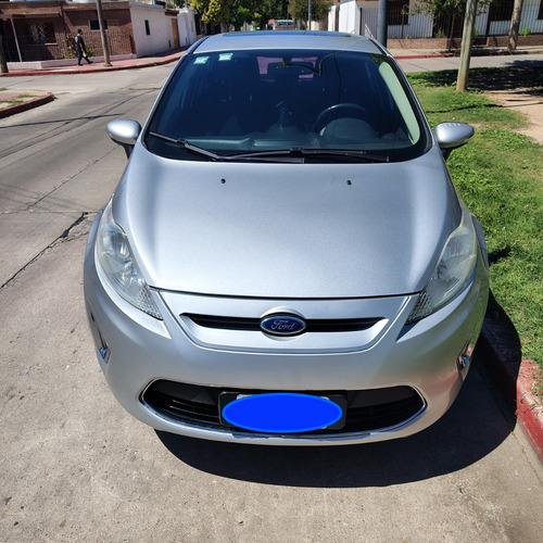 Ford Fiesta Kinetic Design Titanium 1.6 2011