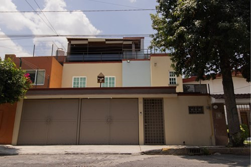 Casa En Venta Cerca Tec De Monterrey  Y Zona De Hospitales