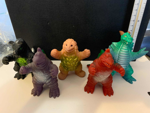 Súper Dino Monsters /kaiju Godzilla Ultraman Precio X Figura (Usado)