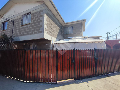 Casa En Venta De 3 Dorm. En Puente Alto