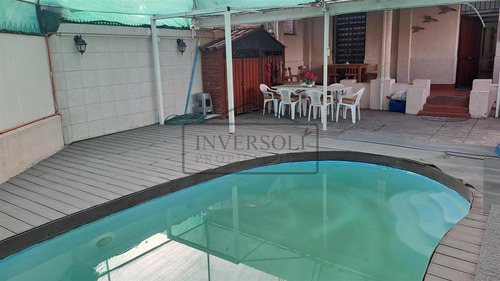 Casa En Venta De 4 Dorm. En Ñuñoa
