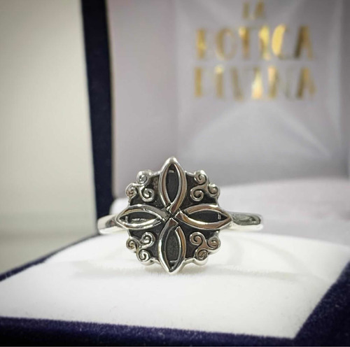 Anillo Nudo De Brujas Con Triskel En Plata 925