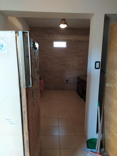 Venta - Casa De Pasillo Con Tres Dormitorios, En Barrio Azcuénaga- Rosario