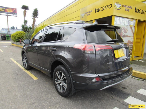 Imagen 3 de 25 de Toyota Rav4 2.0 Street