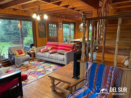 Casa Estilo Sureño En Loteo Consolidado