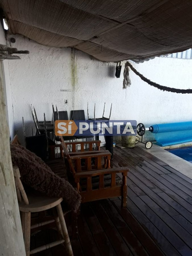 Imagen 15 de 30 de Casa En Venta - Urb. San Jorge