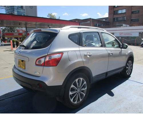 Nissan Qashqai 4X4 2000CC AT AA