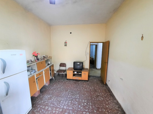 Imagen 3 de 15 de Venta - Casa 4 Ambientes Con Galpón Y Garaje Para 2 Vehículos - La Tablada