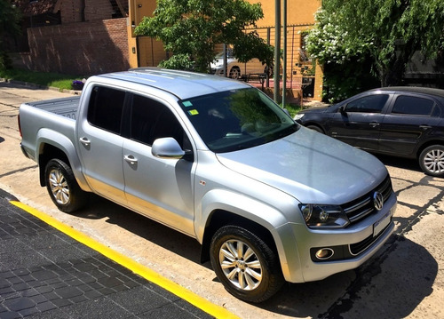 Volkswagen Amarok 4x2 Highline Pack Cuero 2016 Hilux Ranger