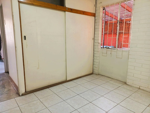 Casa De Un Piso, Con Ubicación Inmejorable, Avenida Condell