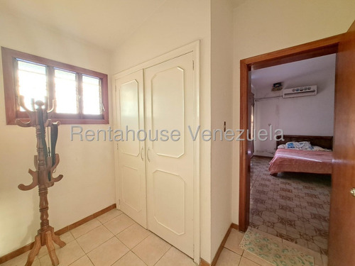 Luis Quiroz Vende Casa Con Amplio Metraje En El Trigal Norte Valencia, Ideal Para Ser Remodelada Lq 25-20597