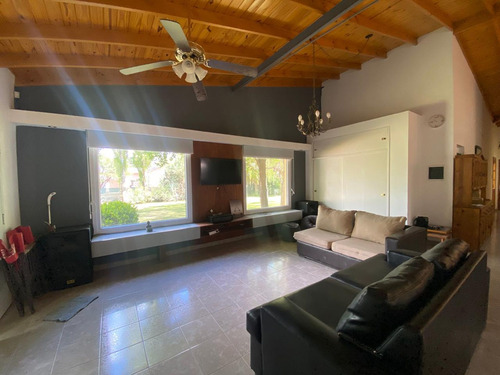 Casa Quinta En Ave Del Paraíso 767