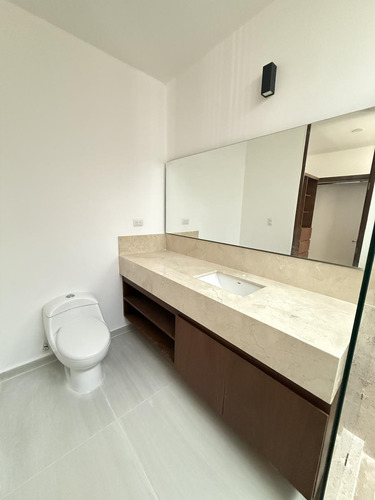 Casa En Venta Merida, En Privada, Con 562 Mt De Construccion