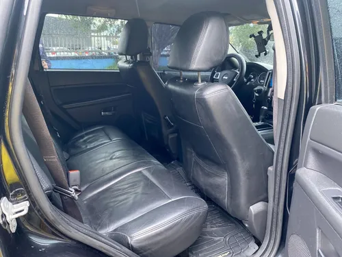 Jeep Grand Cherokee 3.7 LAREDO AT 4X4
