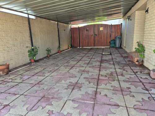 Casa Tres Pisos En Avenida Principal Ciudad Satélite - Maipú
