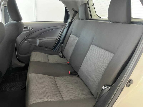 Imagem 10 de 15 de Toyota Etios Hb X 2013