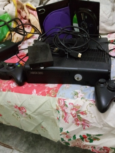 Xbox 360 Slim 4 Giga 500 De Hd Dois Controle Desbloqueado 