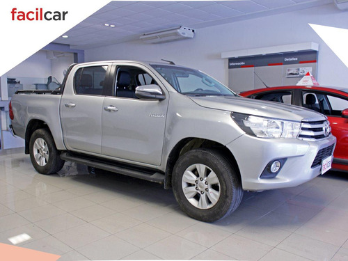 Imagen 7 de 25 de Toyota Hilux Srv 4x2 Turbo Diesel 2.8 2018 Excelente!!