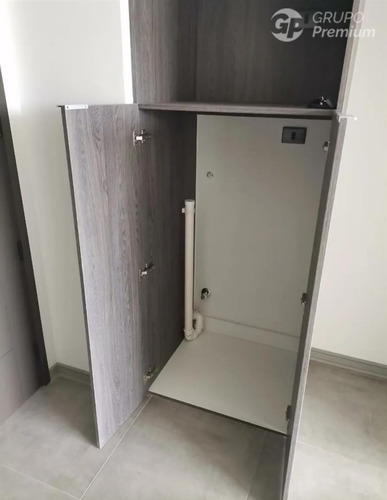 Departamento Seminuevo En Venta En La Comuna De Macul.