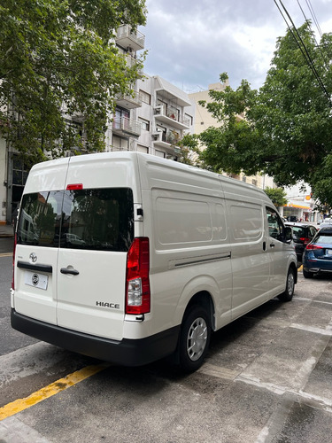 Toyota Hiace 2.8 Tdi Furgón 6at L2h2 3a 5p